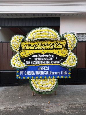 Papan Bunga Duka di Dompak